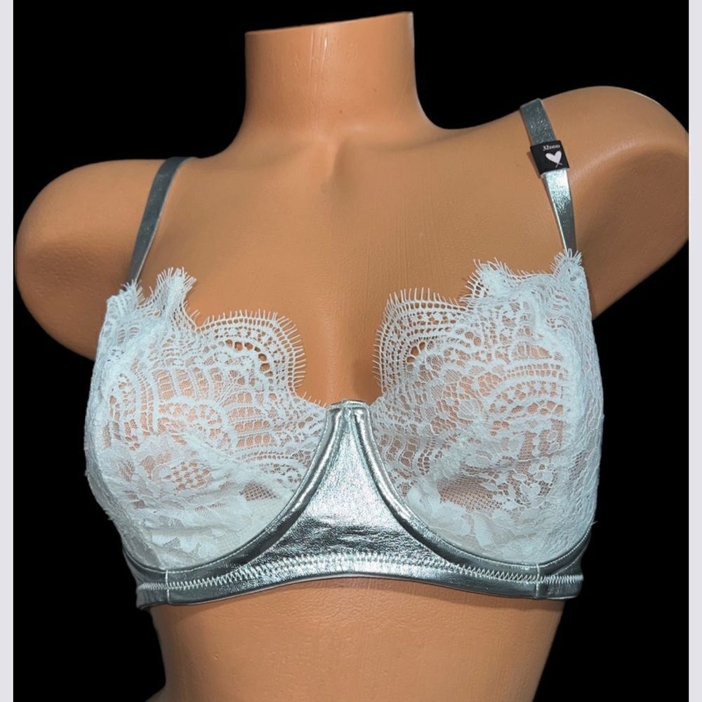 Victorias Secret LUXE Dream Angels Push up without Padding lace faux leather bra